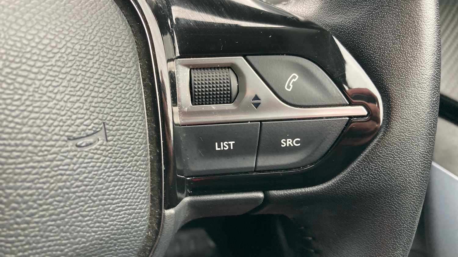 Used Peugeot 2008 2020 for sale - 77449428: Photo 31