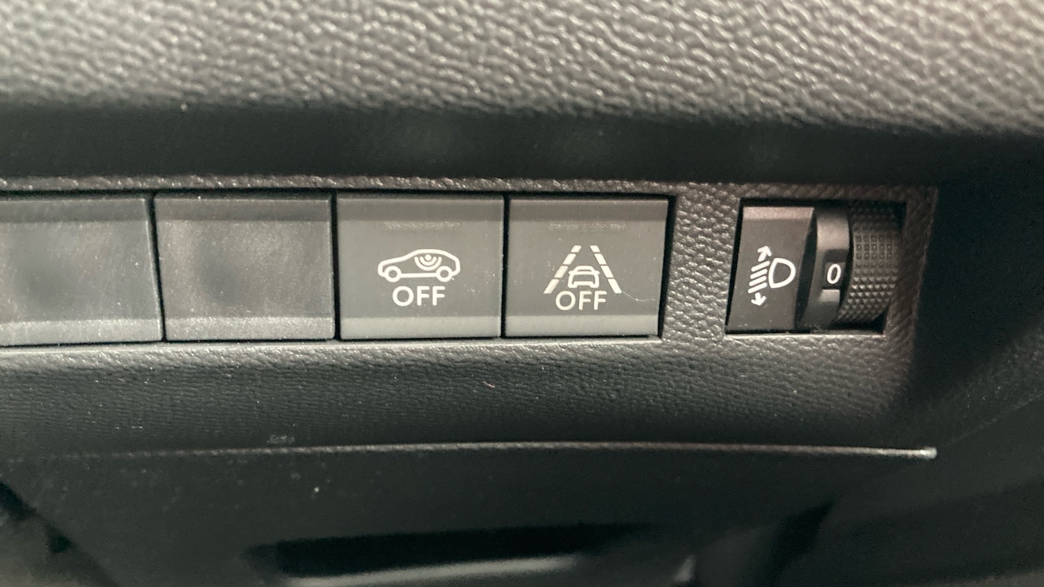 Used Peugeot 2008 2020 for sale - 77449428: Photo 35