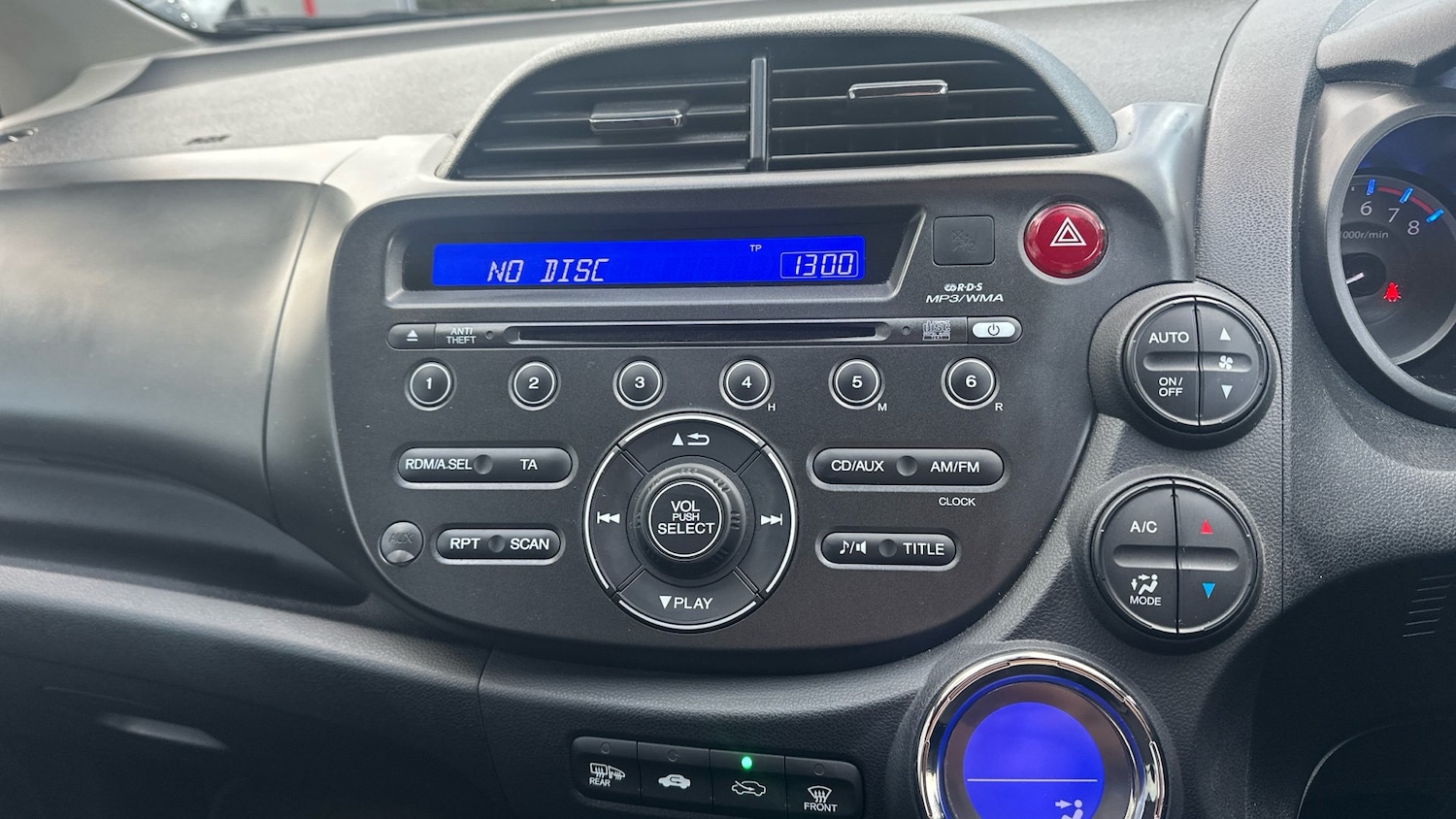 Used Honda Jazz 2014 for sale - 77038765: Photo 28