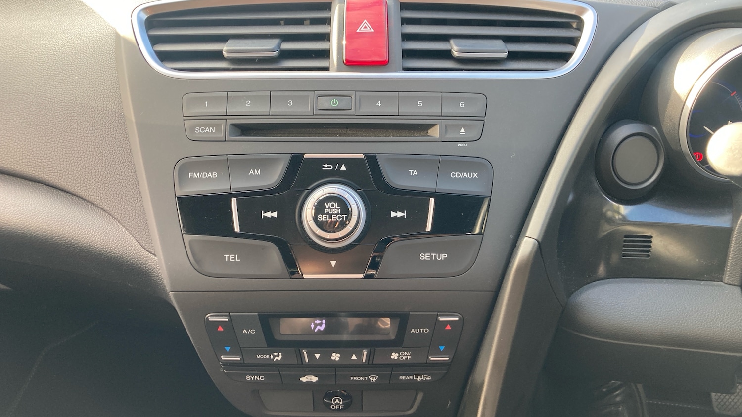 Used Honda Civic 2015 for sale - 76065937: Photo 22