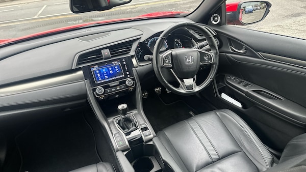 Used Honda Civic 2018 for sale - 76198076: Photo 2