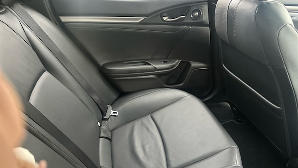 Used Honda Civic 2018 for sale - 76198076: Photo 32
