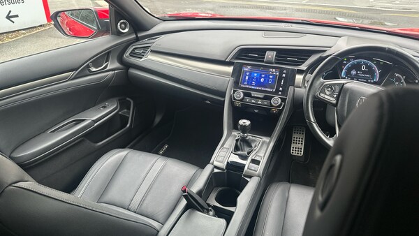 Used Honda Civic 2018 for sale - 76198076: Photo 35