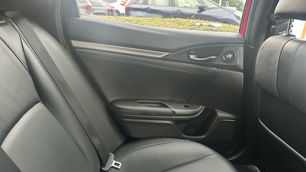Used Honda Civic 2018 for sale - 76198076: Photo 38
