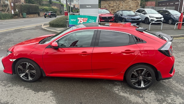 Used Honda Civic 2018 for sale - 76198076: Photo 45