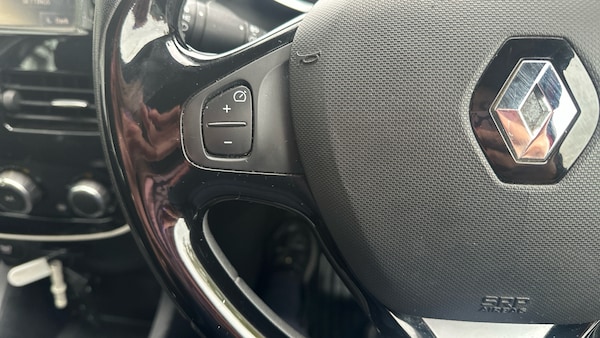 Used Renault Clio 2015 for sale - 76281067: Photo 21