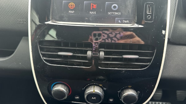 Used Renault Clio 2015 for sale - 76281067: Photo 26