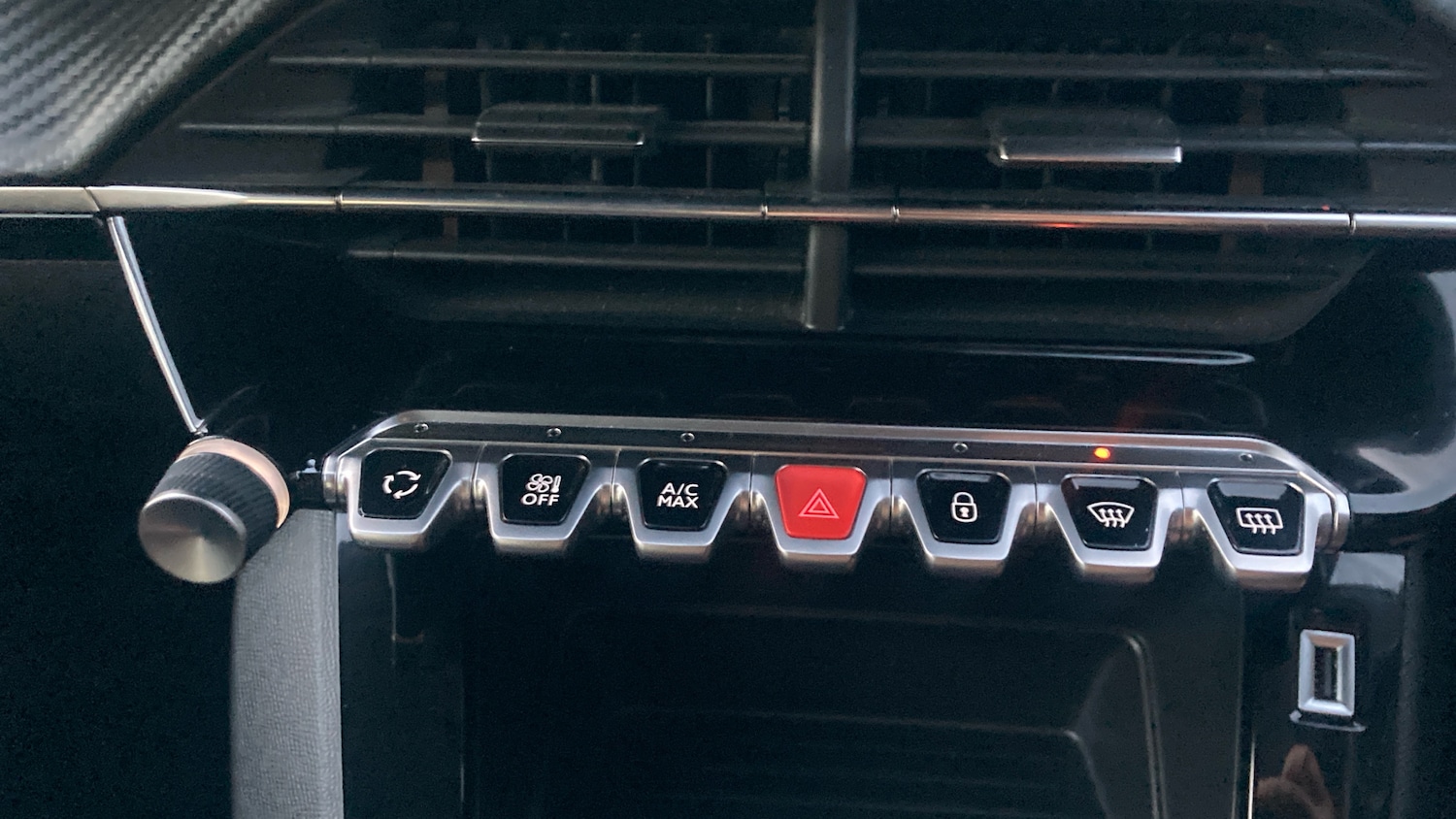 Used Peugeot 208 2020 for sale - 76818725: Photo 24