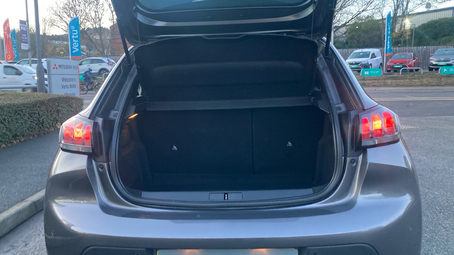 Used Peugeot 208 2020 for sale - 76818725: Photo 4