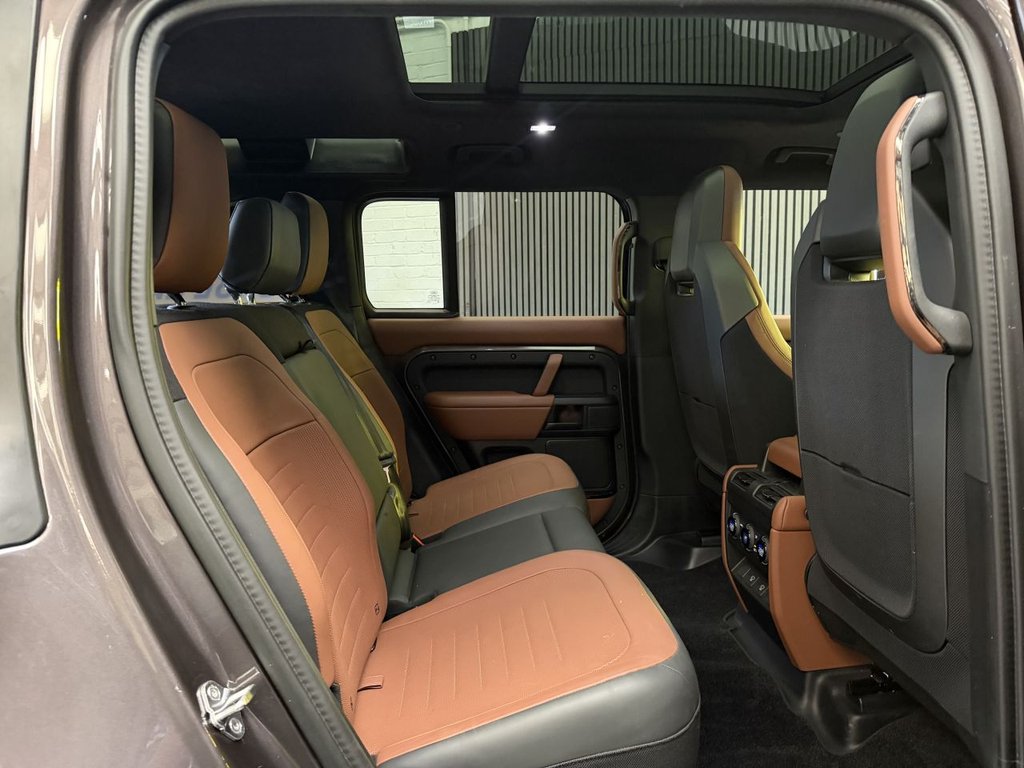 Used Land Rover Defender 2025 for sale - 78102705: Photo 12