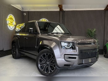 Used Land Rover Defender 2025 for sale - 78102705: Photo