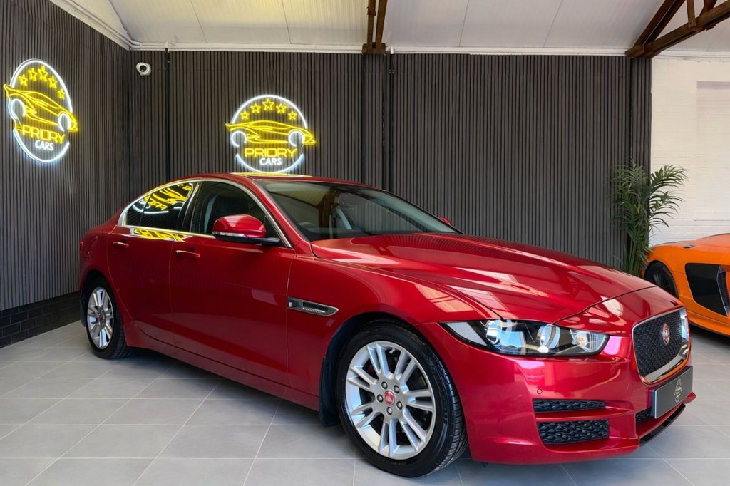 Used Jaguar XE 2017 for sale - 77667147: Photo 2