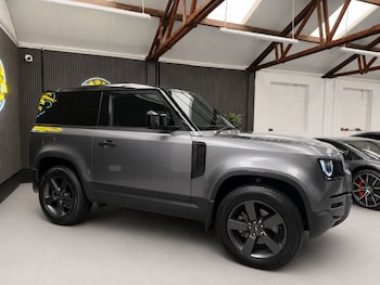 Used Land Rover Defender 2021 for sale - 78632084: Photo