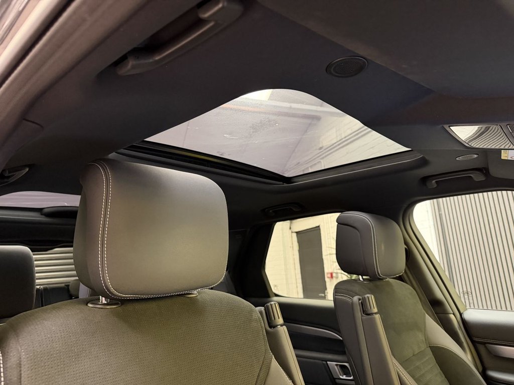 Used Land Rover Discovery 2023 for sale - 78167519: Photo 15