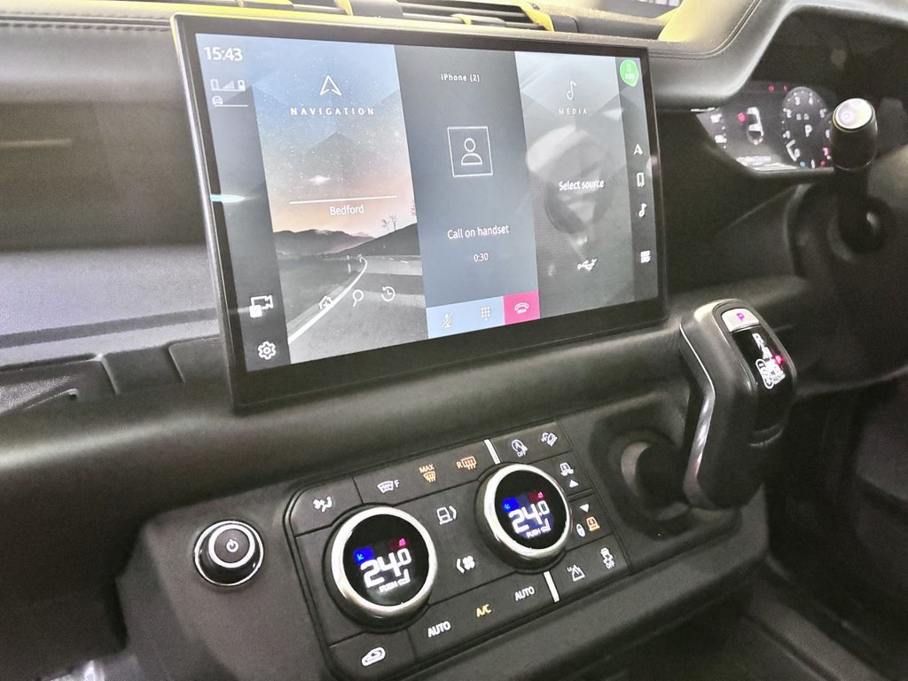 Used Land Rover Defender 2022 for sale - 77226960: Photo 14