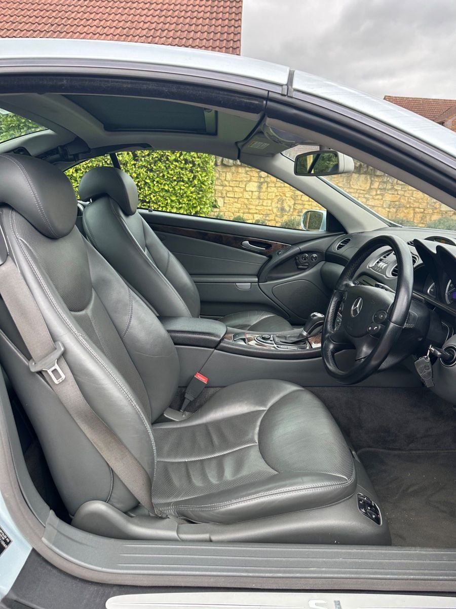 Used Mercedes-Benz SL 2005 for sale - 77208334: Photo 14