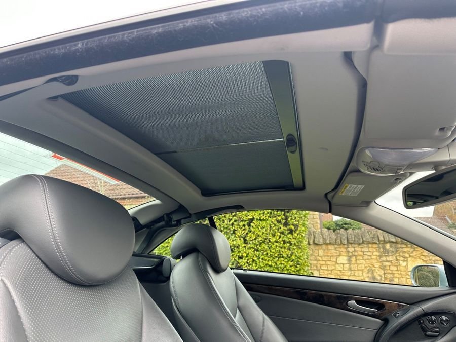 Used Mercedes-Benz SL 2005 for sale - 77208334: Photo 16