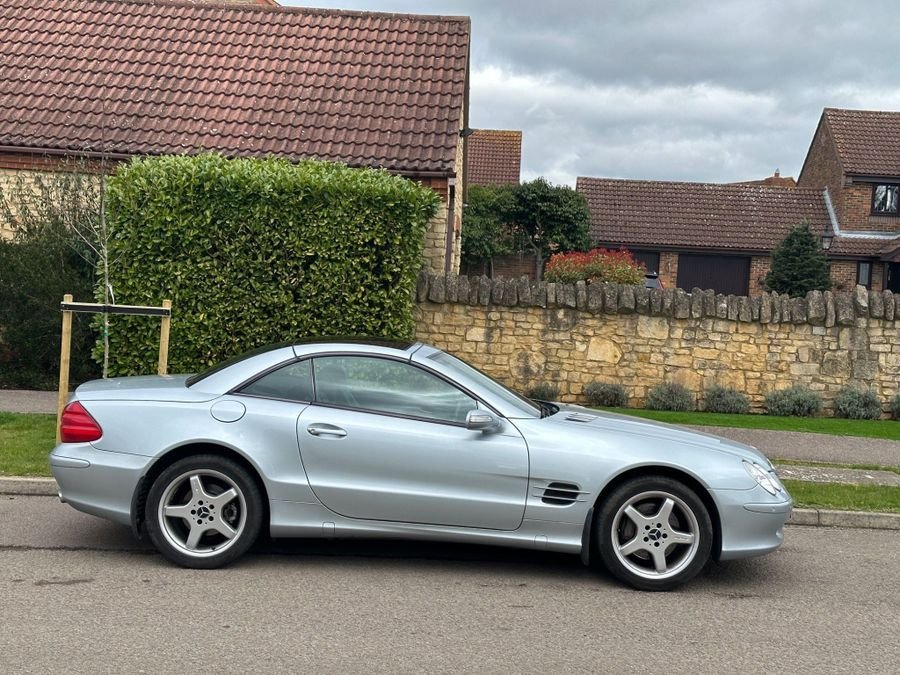 Used Mercedes-Benz SL 2005 for sale - 77208334: Photo 5