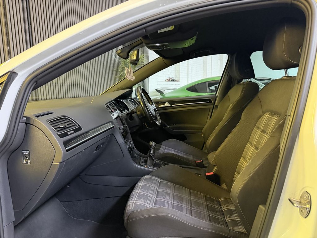 Used Volkswagen Golf 2014 for sale - 78102702: Photo 10