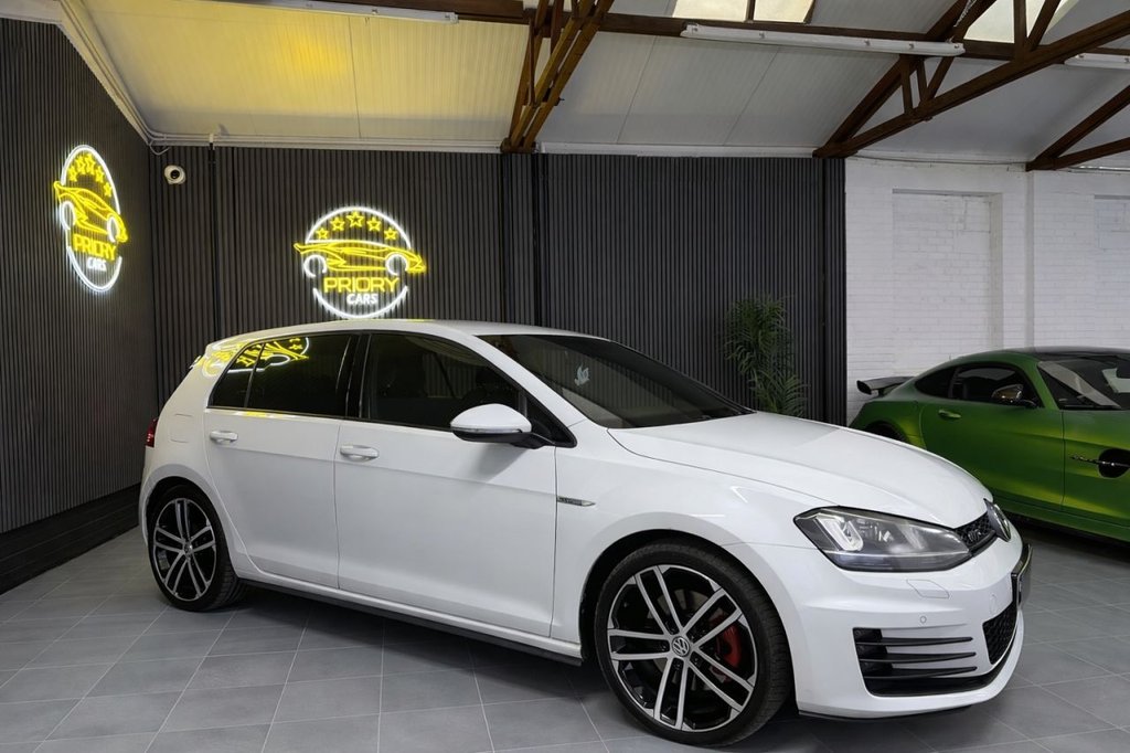 Used Volkswagen Golf 2014 for sale - 78102702: Photo 2