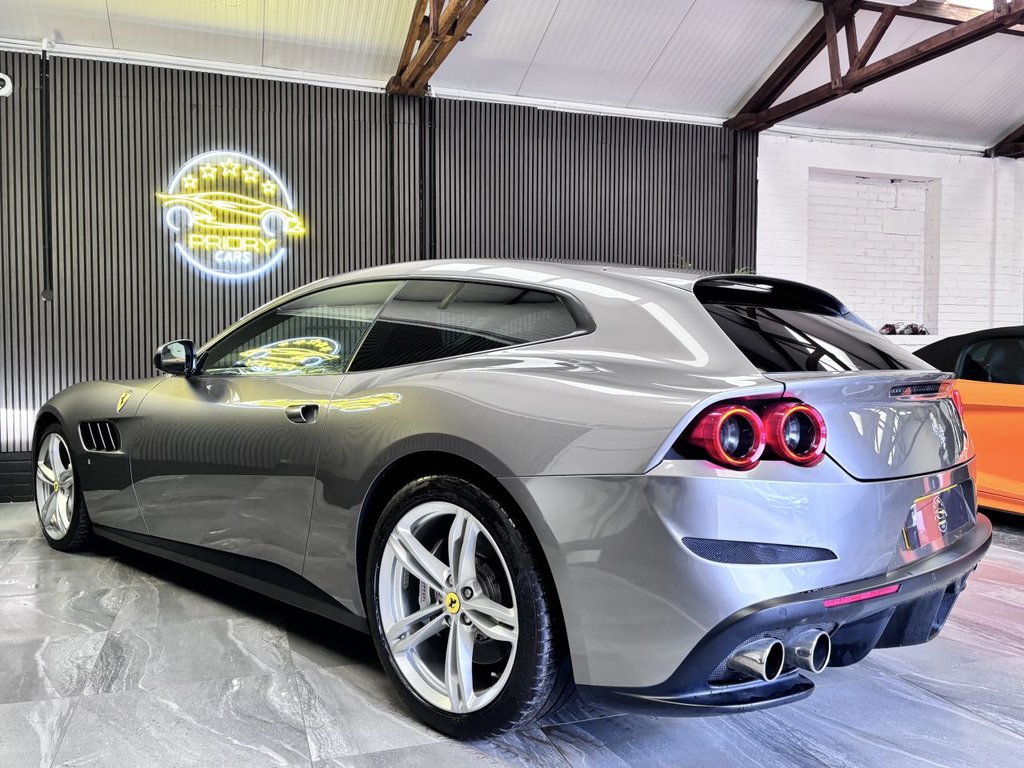 Used Ferrari GTC4Lusso 2017 for sale - 77208358: Photo 6
