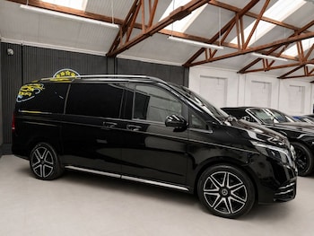 Used Mercedes-Benz V-Class 2023 for sale - 78372986: Photo