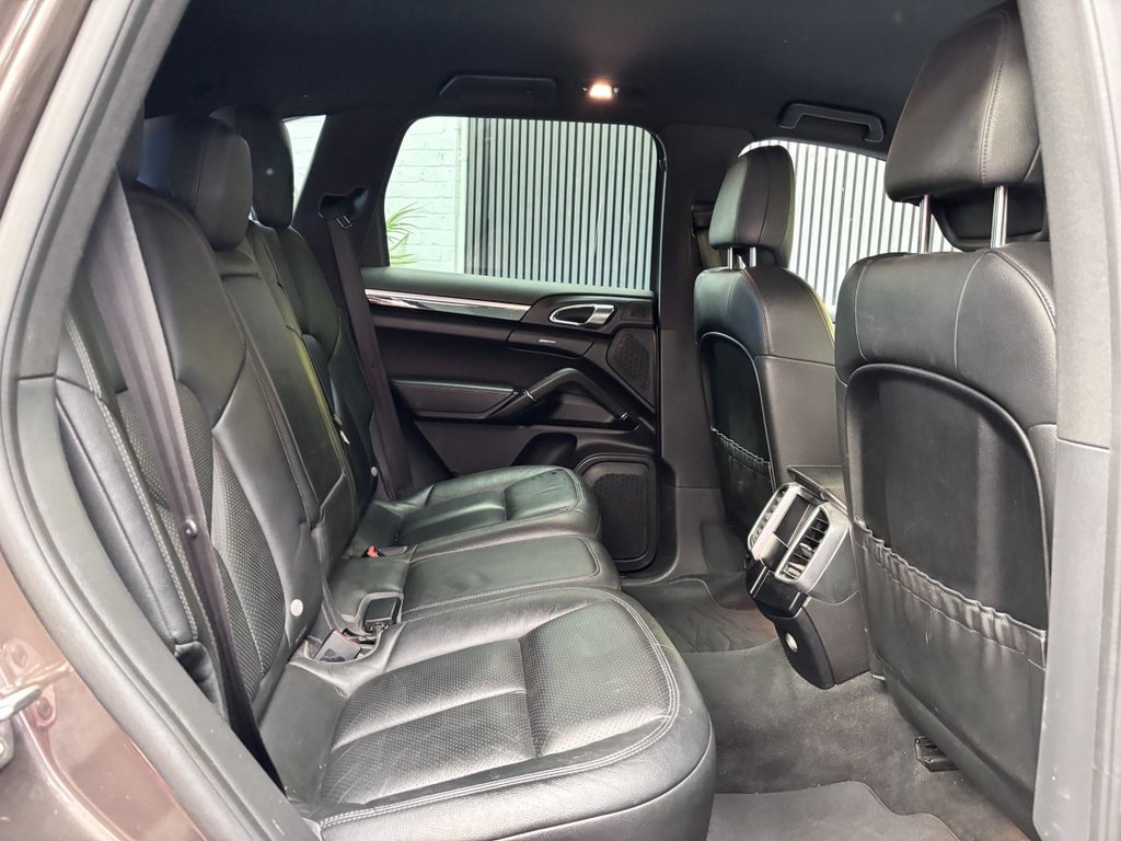 Used Porsche Cayenne 2015 for sale - 77748436: Photo 11