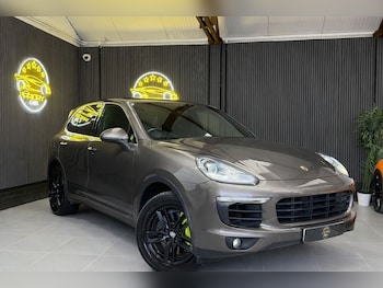 Used Porsche Cayenne 2015 for sale - 77748436: Photo