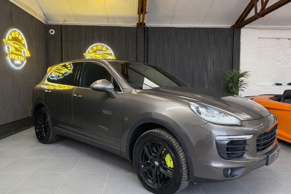Used Porsche Cayenne 2015 for sale - 77748436: Photo 2