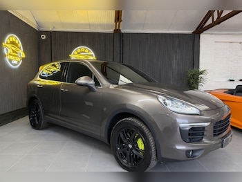 Used Porsche Cayenne 2015 for sale - 77748436: Photo
