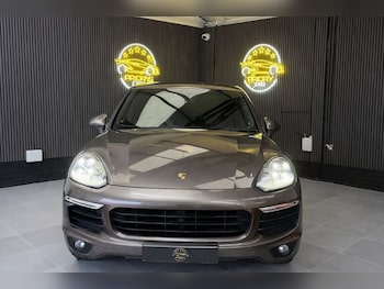Used Porsche Cayenne 2015 for sale - 77748436: Photo