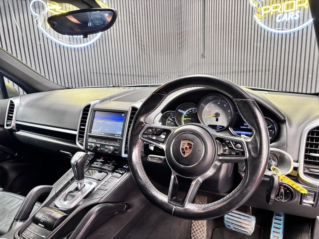 Used Porsche Cayenne 2015 for sale - 77748436: Photo 8