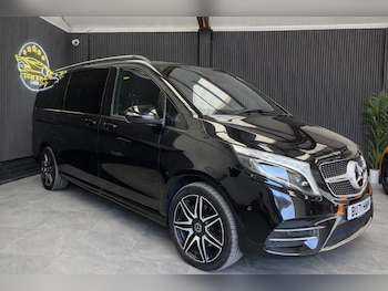 Used Mercedes-Benz V-Class 2022 for sale - 77708900: Photo