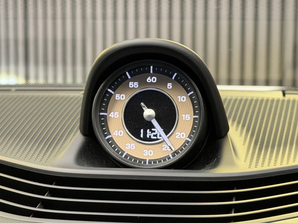 Used Porsche Taycan 2020 for sale - 77820700: Photo 15