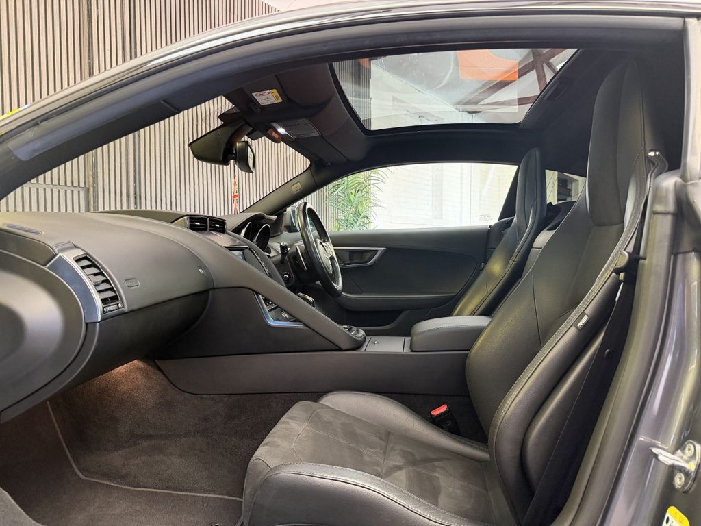 Used Jaguar F-Type 2018 for sale - 77765178: Photo 10