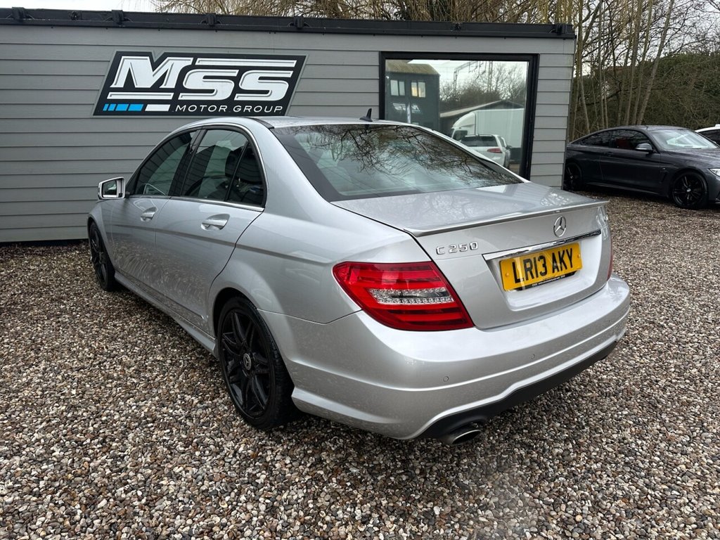 Used Mercedes-Benz C Class 2013 for sale - 77520805: Photo 3