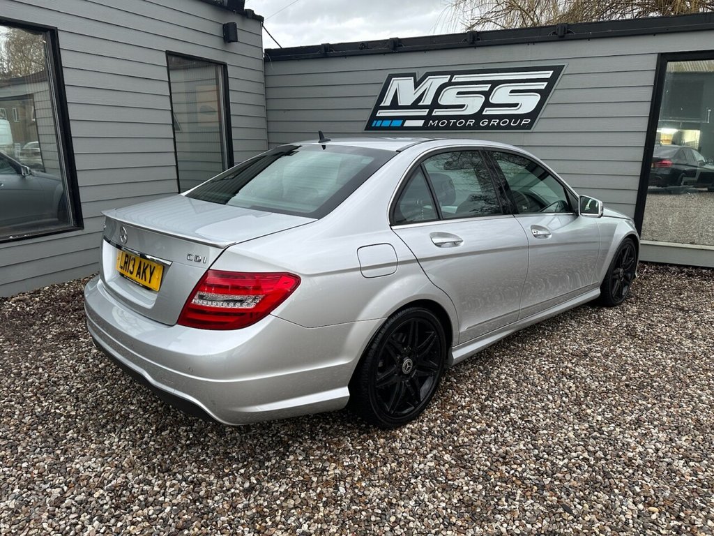 Used Mercedes-Benz C Class 2013 for sale - 77520805: Photo 5