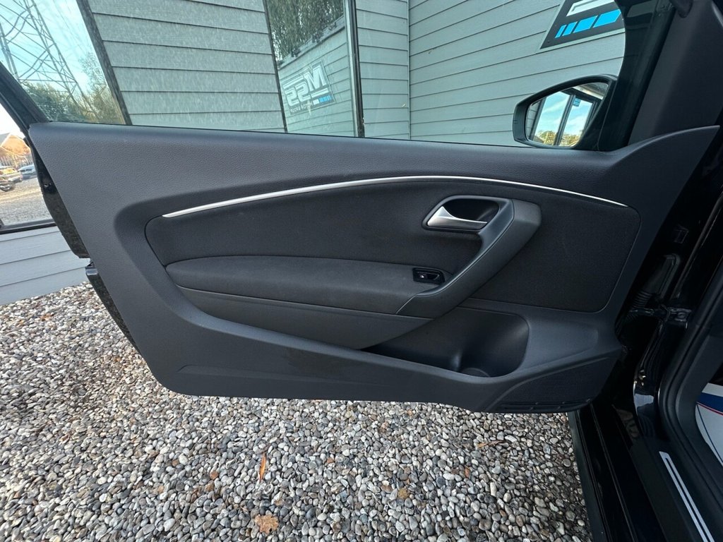 Used Volkswagen Polo 2015 for sale - 76520788: Photo 14