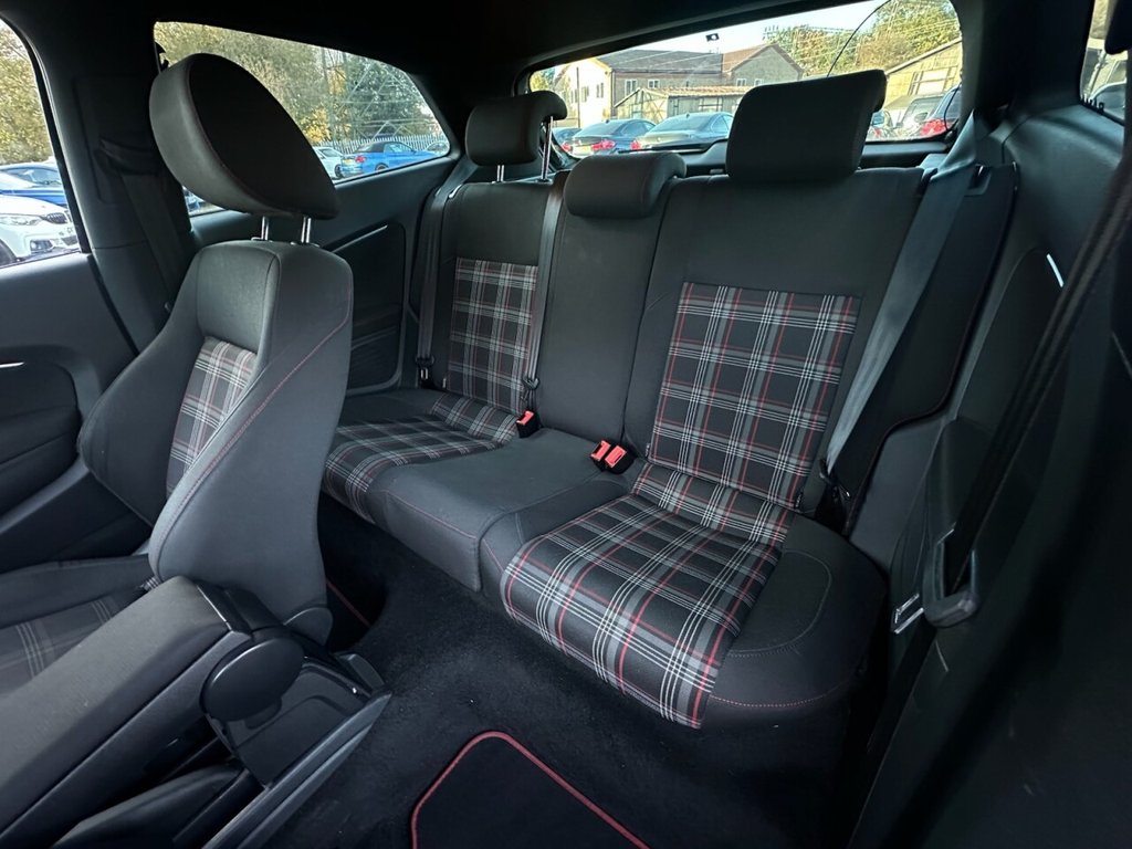 Used Volkswagen Polo 2015 for sale - 76520788: Photo 15