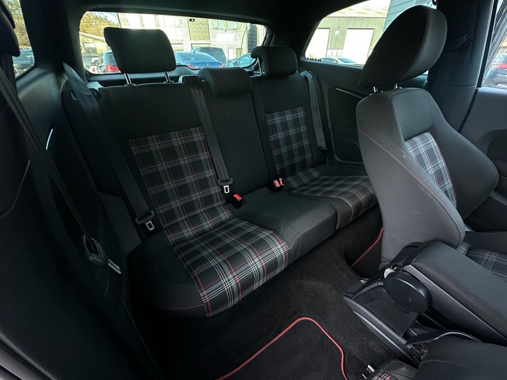 Used Volkswagen Polo 2015 for sale - 76520788: Photo 16