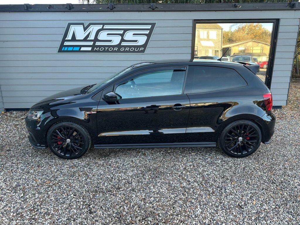 Used Volkswagen Polo 2015 for sale - 76520788: Photo 2