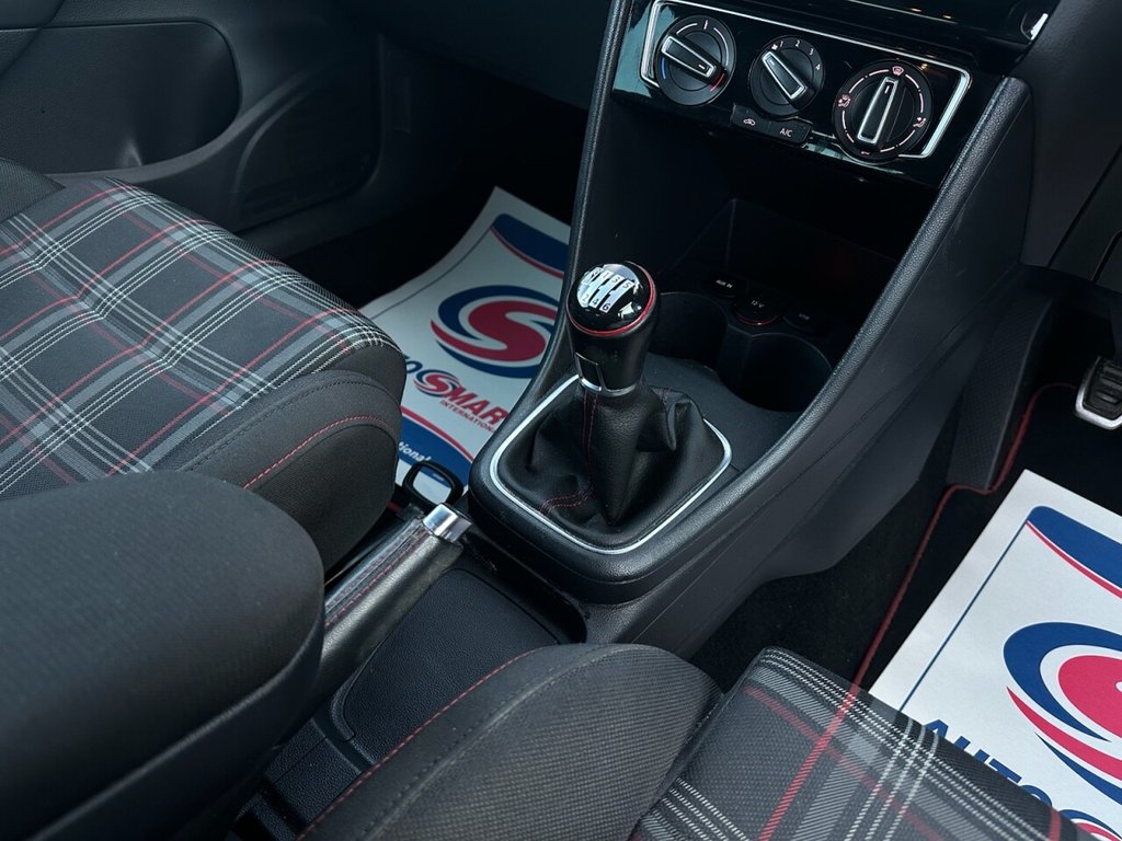 Used Volkswagen Polo 2015 for sale - 76520788: Photo 22