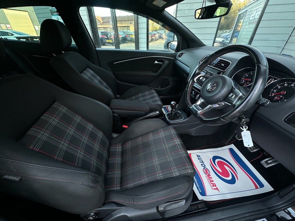 Used Volkswagen Polo 2015 for sale - 76520788: Photo 9