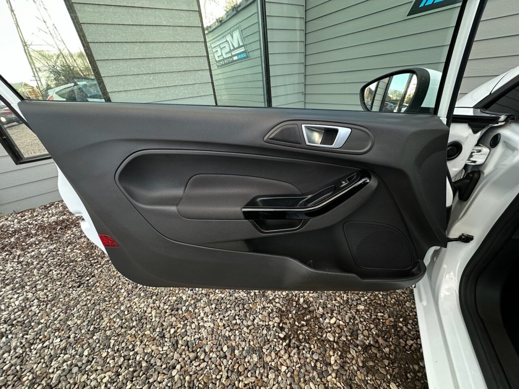 Used Ford Fiesta 2015 for sale - 77835599: Photo 12