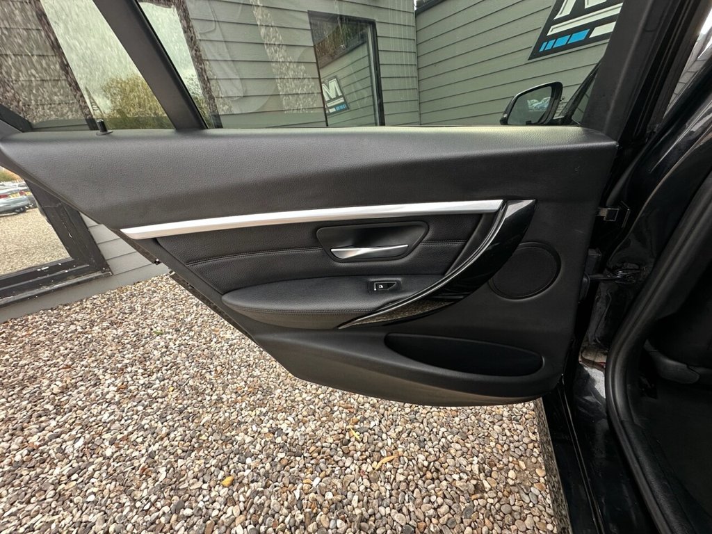 Used BMW 3 Series 2018 for sale - 76430219: Photo 16