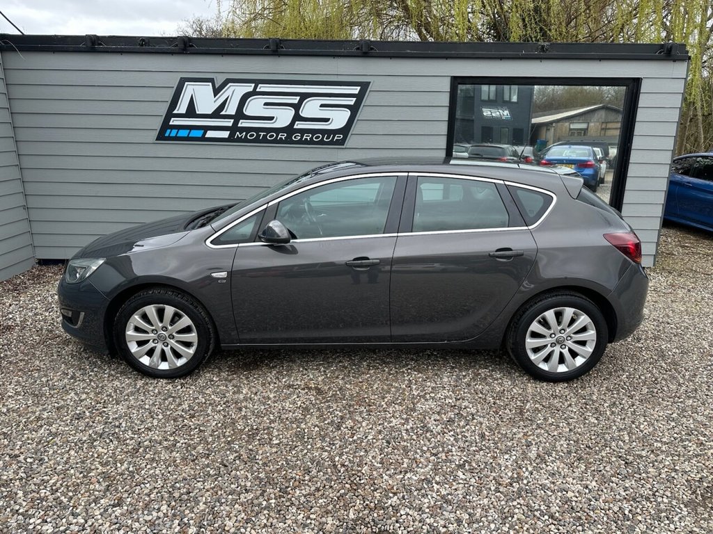 Used Vauxhall Astra 2015 for sale - 77850339: Photo 2
