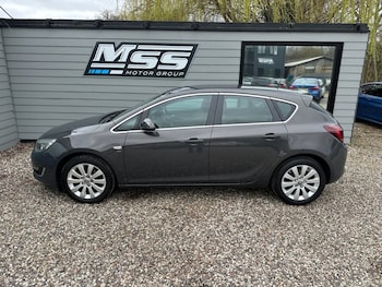 Used Vauxhall Astra 2015 for sale - 77850339: Photo