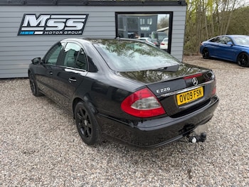 Used Mercedes-Benz E Class 2009 for sale - 79114384: Photo