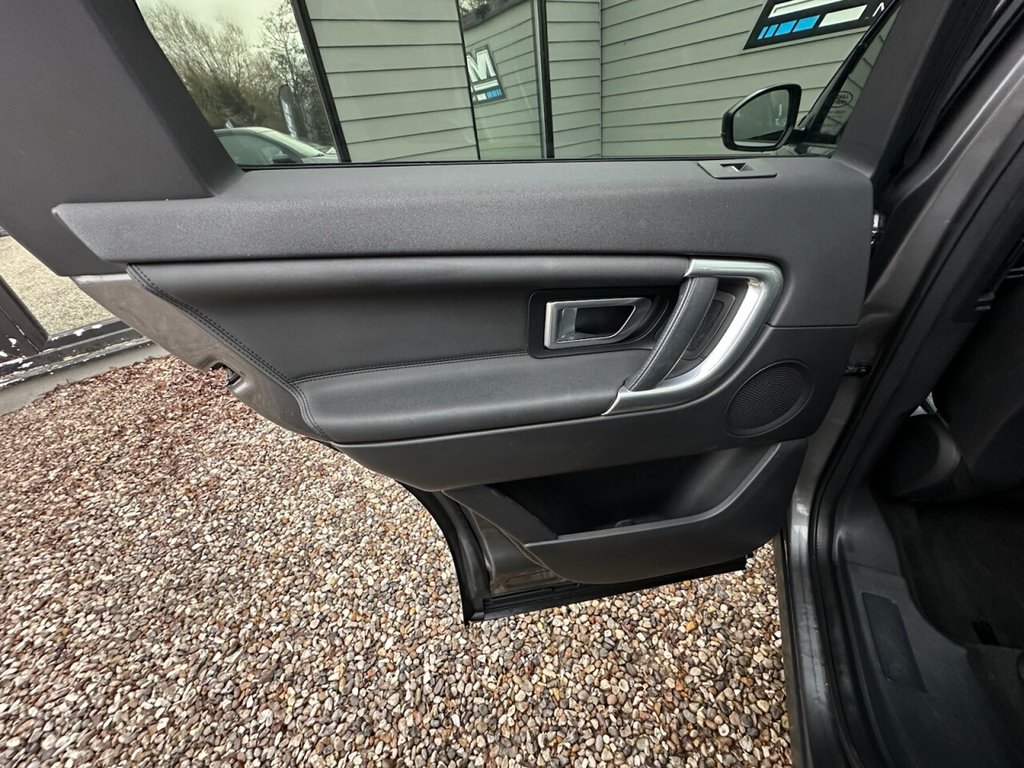 Used Land Rover Discovery Sport 2016 for sale - 77368999: Photo 16