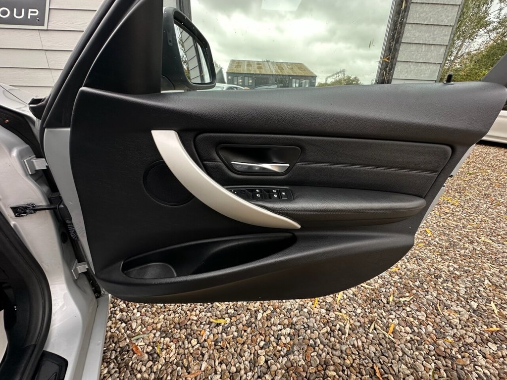 Used BMW 3 Series 2015 for sale - 76430356: Photo 11